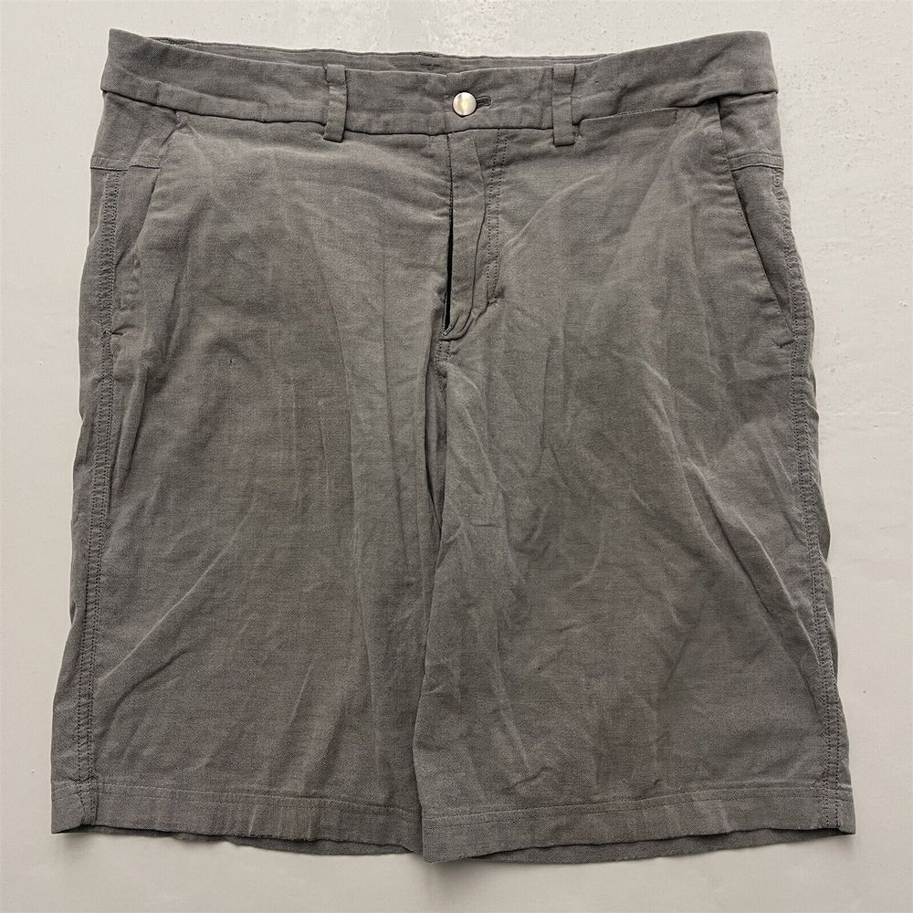 Lululemon 36 x 11" Gray Lightweight Woven Zip Seat Pocket Casual‎ Shorts